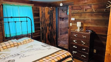 2 bedrooms, WiFi, bed sheets, wheelchair access