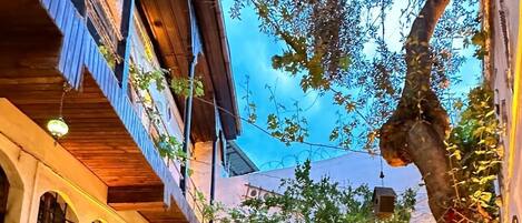 Room, Courtyard View | Terrace/patio