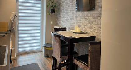 Job and Sleep – Accommodation for Tradespeople, Travelers & Explorers