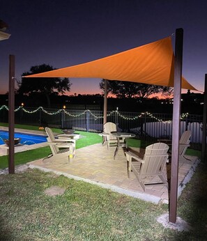 Property grounds - Comfy 4BR w/Resort Pass + Private Jacuzzi + Private BBQ bar + Smart Mattress (Davenport)