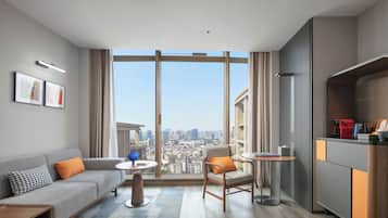 Chambre Double Confort | Articles gratuits dans le mini-bar, bureau