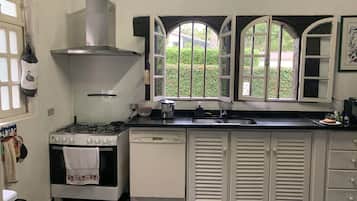 Micro-ondas, fogão, cooktop, lava-louças