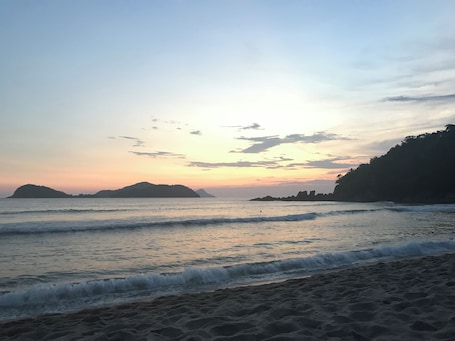 Beach. Land and Sea Refuge - Barra do Sahy