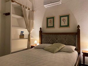 5 bedrooms, WiFi, bed sheets