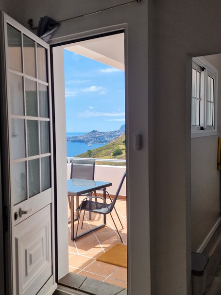 ํ
๋ผ์ค/ํํฐ์ค