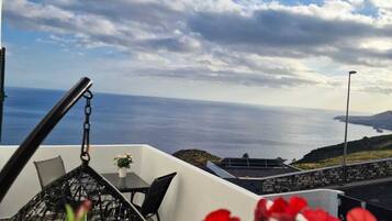 Deluxe studio Azul, sea view | Terrace/patio