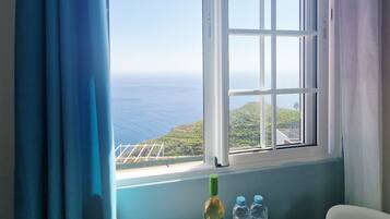 Deluxe studio Azul, sea view | Individually decorated, individually furnished, free WiFi, bed sheets