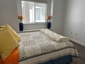 3 bedrooms, iron/ironing board, travel cot, WiFi - Fantastic Location. Pet-Friendly. Hot-Tub. Free E-bikes. Quiet Neighborhood. (Meridian)