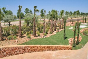 Apartment | Garden - Apartment in La Escala Near Els Riells Beach (L'Escala)