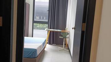 2 chambres, fer et planche à repasser, Wi-Fi, draps fournis