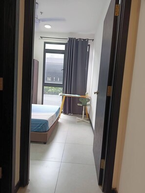 2 chambres, fer et planche à repasser, Wi-Fi, draps fournis