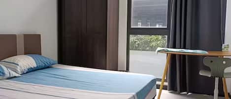 2 habitaciones, tabla de planchar con plancha, wifi y ropa de cama