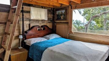 2 bedrooms, iron/ironing board, travel crib, WiFi