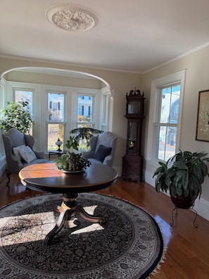 Interior - Harbor Water View. Downtown. Beaches & waterfront playground +Cape Cod gateway! (Plymouth)