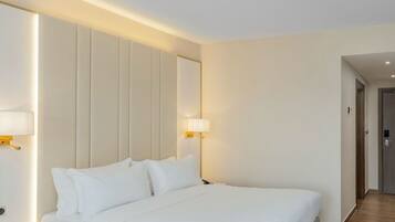 1 Schlafzimmer, Minibar, Schreibtisch, laptopgeeigneter Arbeitsplatz