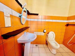 Hair dryer, towels, soap, toilet paper - Pleasant studio with WiFi ,located Two minutes walk to the Beach (Galu)