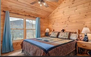 4 bedrooms, iron/ironing board, WiFi, bed sheets - THE LAZY BEAR, A luxury log cabin nestled in the heart of Maggie Valley. (Maggie Valley)