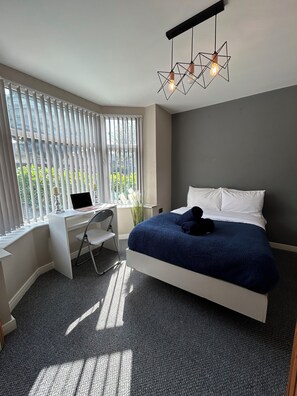 5 多间卧室、熨斗/熨衣板、WiFi、床单