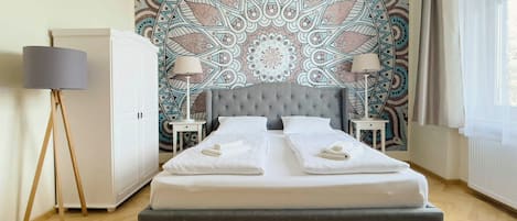 2 bedrooms, iron/ironing board, WiFi, bed sheets