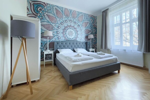 2 bedrooms, iron/ironing board, WiFi, bed sheets