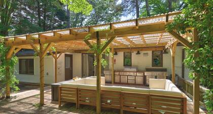 A Retreat Home of 4-bedrooms Conviniently Located in the Heart of Atlanta