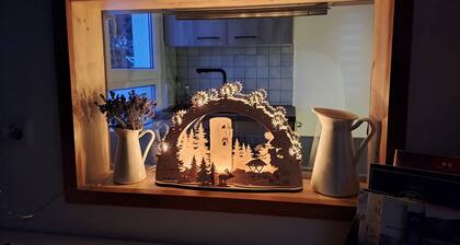 Ferienhaus Hirschturmblick-
Gemütliches Ferienhaus mit Terrasse und Spielplatz