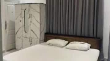 1 bedroom, free WiFi, bed sheets