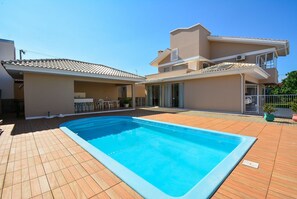 Villa | Pool | 8 indoor pools