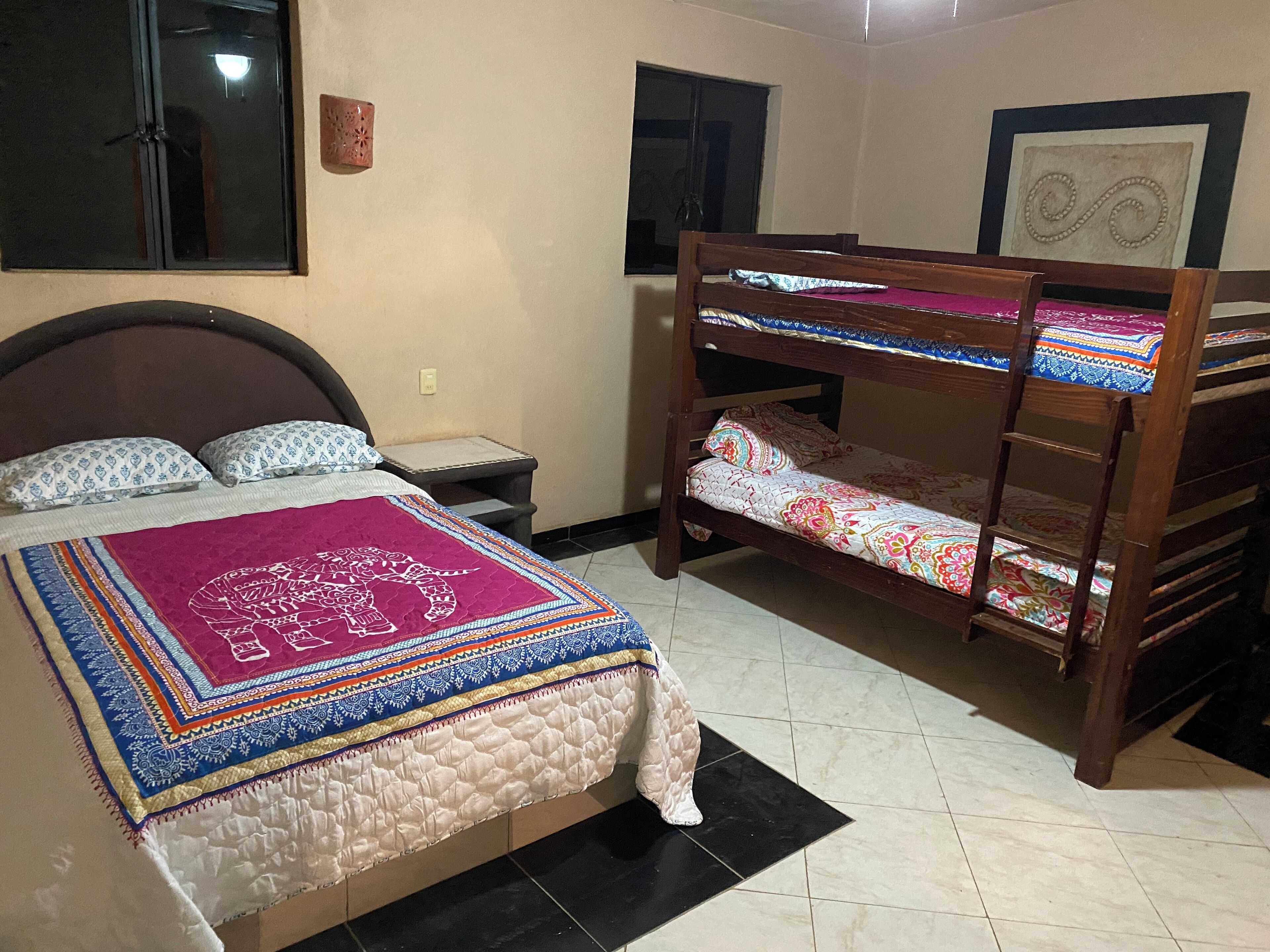 3 Schlafzimmer, Bügeleisen/Bügelbrett, WLAN, Bettwäsche