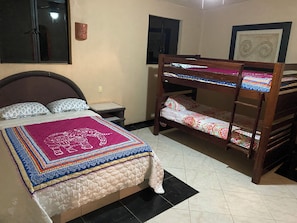 3 bedrooms, iron/ironing board, WiFi, bed sheets