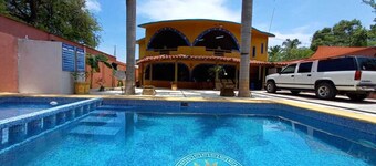 VILLA DE PLAYA CASA DE SOL, FAMILIAR, APTA PARA MASCOTAS, AMPLIA, LIMPIA SEGURA