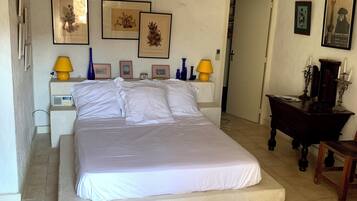 4 bedrooms, free WiFi, bed sheets