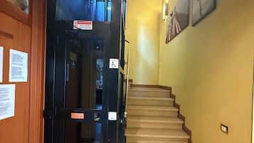 Guest wheelchair