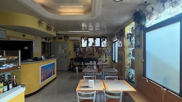 Bar (in der Unterkunft)