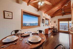 Dining - Hilltop Custom Home - Sunsets & Views (Rimrock)