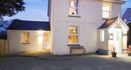 3 bedroom accommodation in Penrhyndeudraeth