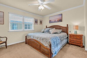 4 bedrooms, desk, iron/ironing board, WiFi