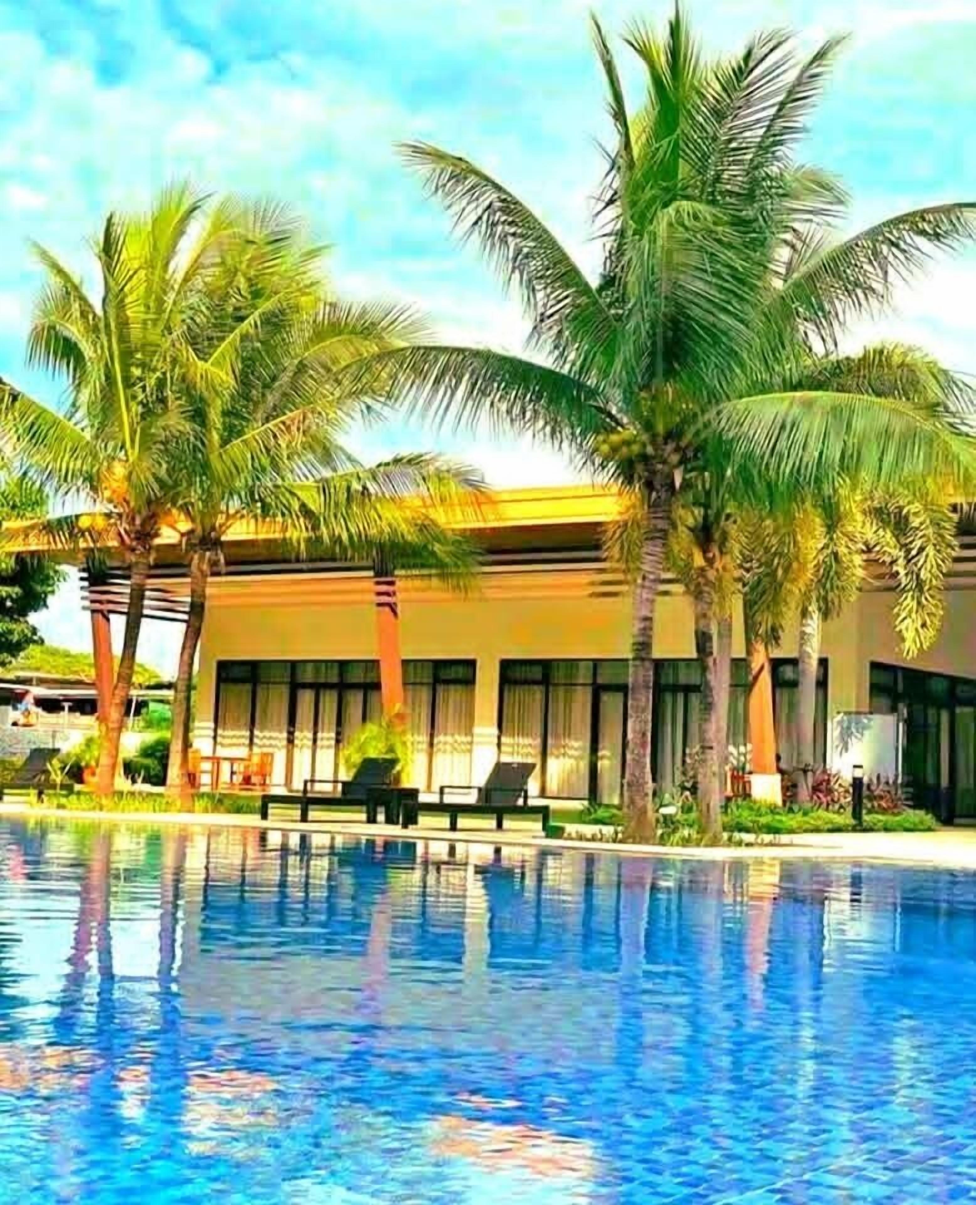 Hồ bơi ngoài trời 