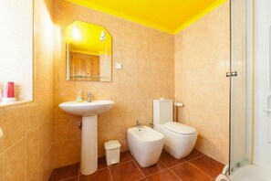 House | Bathroom - Holiday Home, Prainha de Baixo (Sao Roque do Pico)