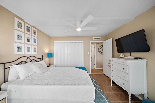 2 bedrooms, desk, iron/ironing board, travel cot