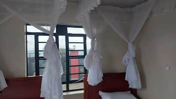10 habitaciones, wifi y ropa de cama