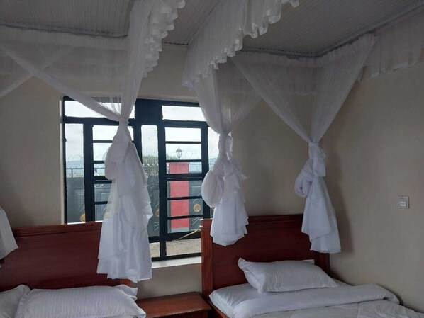 10 chambres, Wi-Fi, draps fournis