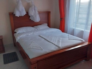 10 habitaciones, wifi y ropa de cama 