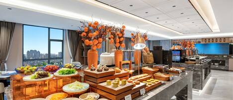 Petit déjeuner composé de spécialités régionales (28 CNY par personne)