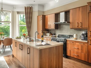 Lave-vaisselle, chaise haute