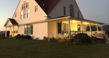 Panoramic Picturesque Home in Blue Ridge Mtns