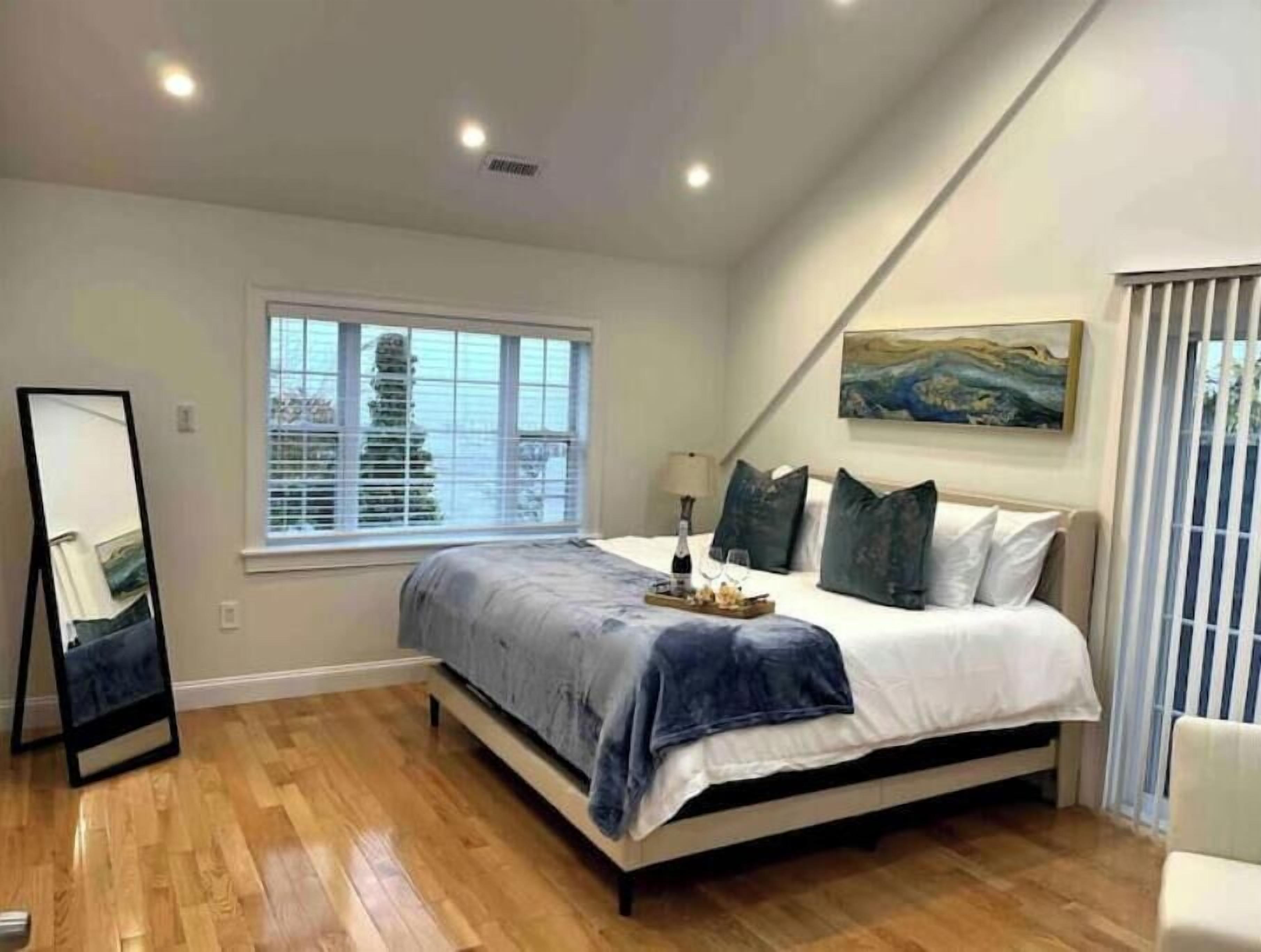 5 habitaciones, escritorio, tabla de planchar con plancha y wifi gratis 