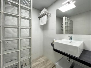 Apartment | Bathroom - Apartment With sea Views in Benalbeach (Benalmádena)