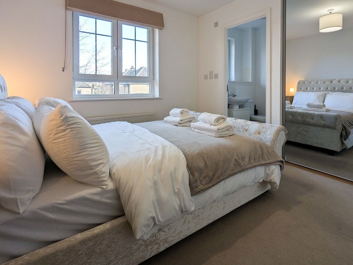 3 bedrooms, iron/ironing board, free WiFi, bed sheets