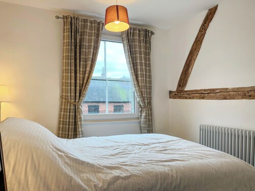 3 bedroom accommodation in Ashbourne